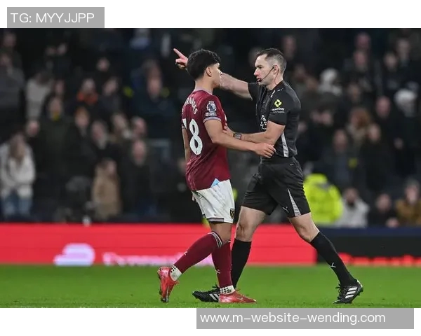 西汉姆联与热刺激战在即谁能在英超赛场上笑到最后