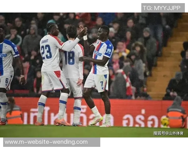 利物浦主场迎战水晶宫争夺英超关键三分的激烈对决 利物浦主场迎战水晶宫争夺英超关键三分的激烈对决